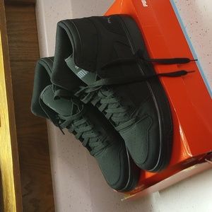 Men's puma shoes new